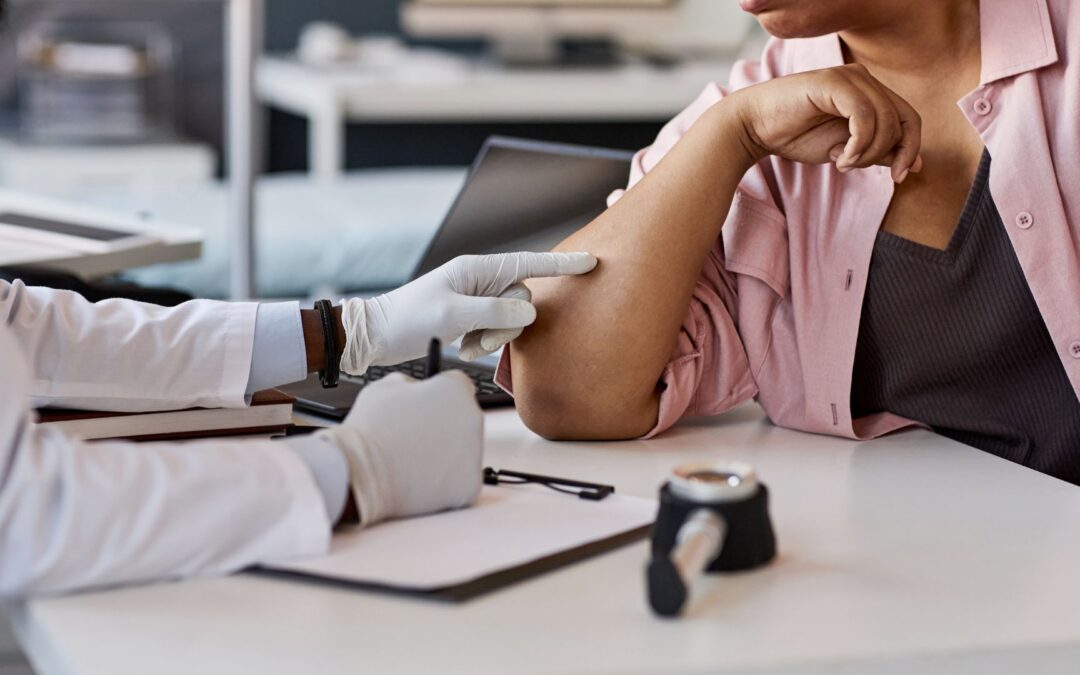 Pourquoi choisir un centre laser dermatologique pour un détatouage ?